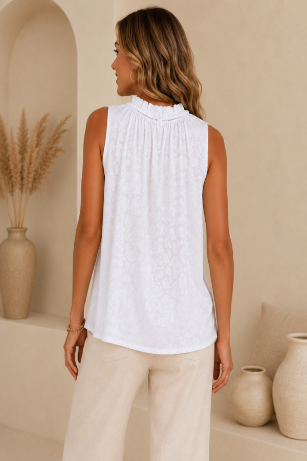 c5b048b2-d676-4Elegante Witte Viscose Top met Geplooide Hals â One-Size Elegante Witte Viscose Top met Geplooide Hals â One-Size
