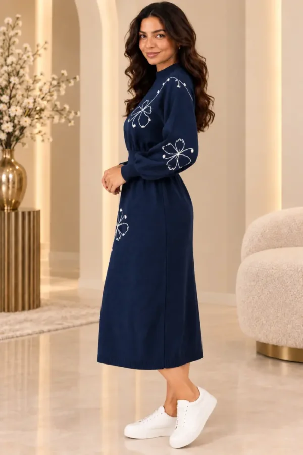 Donkerblauwe Dames Jurk met Bloemendetail links Donkerblauwe Dames Jurk met Bloemendetail links