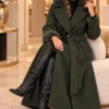 Donkergroene Damesmantel met Bontlook | Valentina | Zittend Donkergroene Damesmantel met Bontlook | Valentina | Zittend