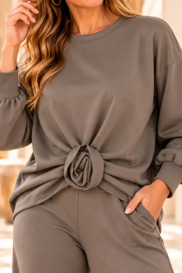 Taupe Dames Vrijetijdspak – One-Size | Valentina | detail Taupe Dames Vrijetijdspak – One-Size | Valentina | detail